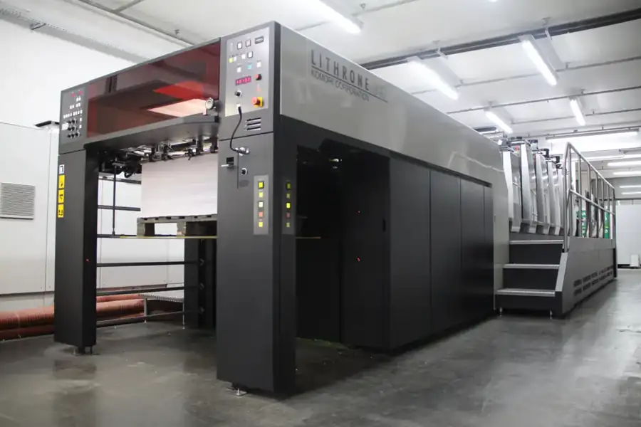 Impressora offset Komori Lithrone G37 da Visão Gráfica, com secagem LED UV